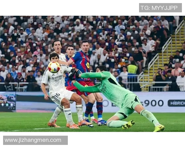 足总杯激战巴黎圣日耳曼轻取巴萨红牌事件引发全场热议与十大精彩进球回顾