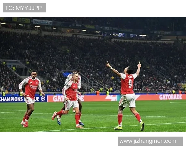 欧冠大战：皇马狂胜曼联4-0赛场气氛瞬间沸腾